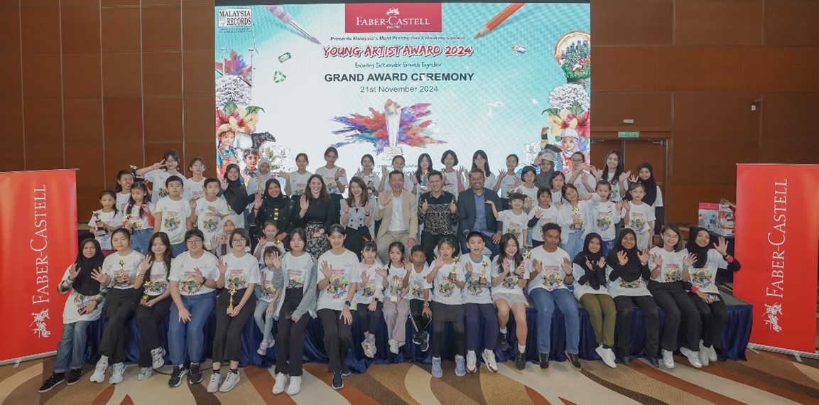 Mr. Andrew Woon, Managing Director of Faber-Castell Malaysia, with the top 30 finalists of the Faber-Castell Young Artist Award 2024.