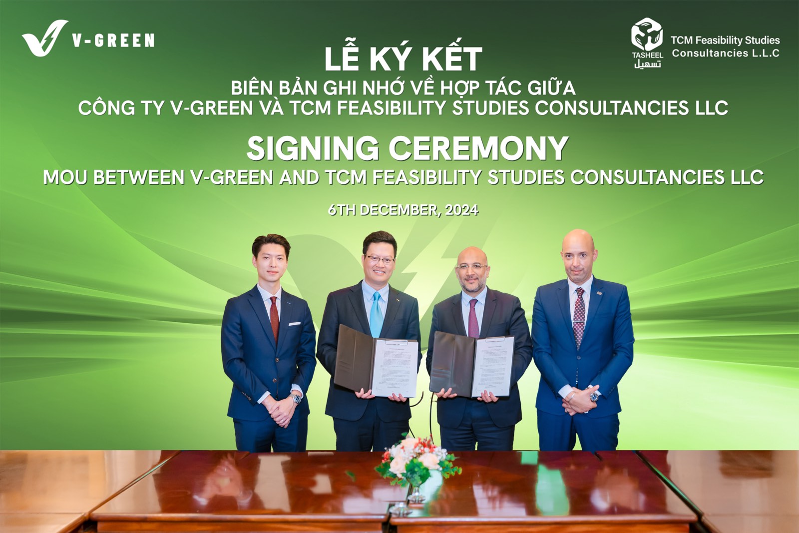 Mr. Nguyen Thanh Duong  CEO of V-GREEN (second from the left) and Mr. Mahmoud Farrag  Vice Chairman and CEO of Prime Group (third from the left) at the MOU signing ceremony.